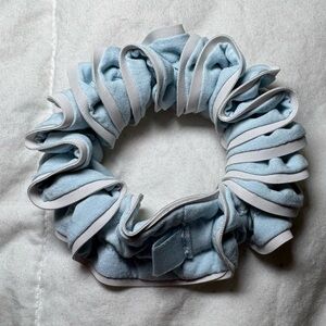 Lululemon Light Lock blue & white Scrunchie
